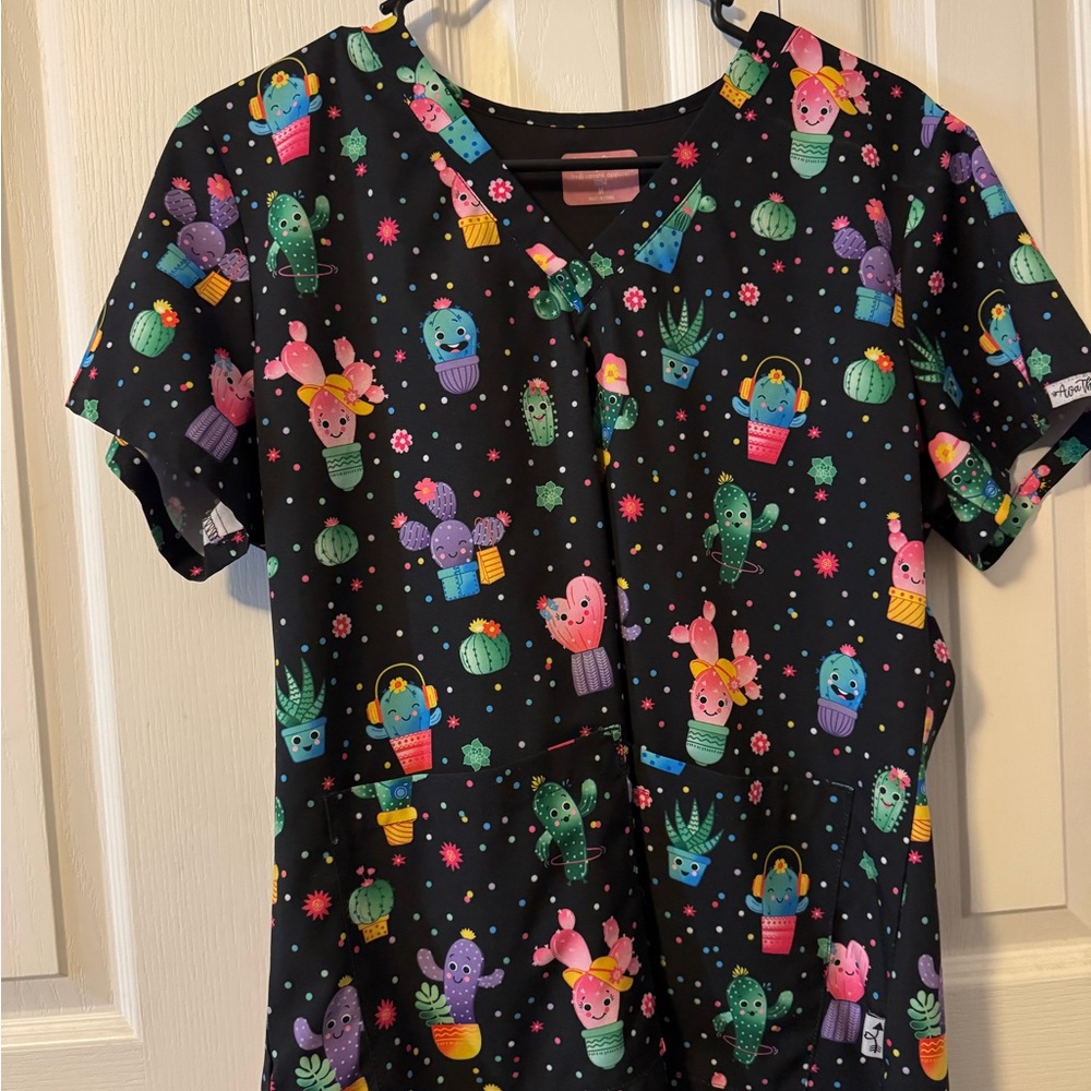 Playful Cactus Print Scrub Top - Black
